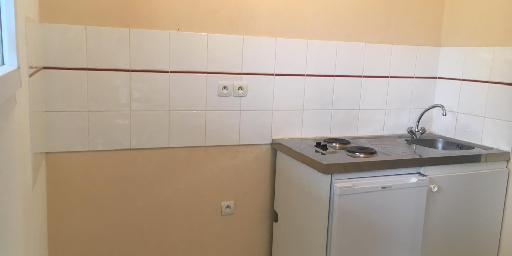 appartement à ST PIERRE DU MONT (40280)